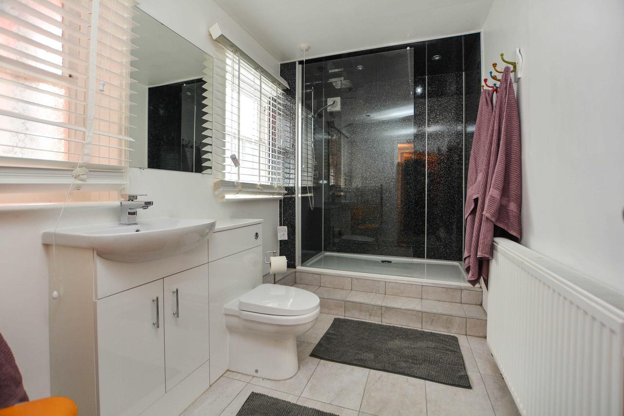 The Location- 1 Free Private Parking Space - 60 Second Walk 2 Minster! York Exterior photo